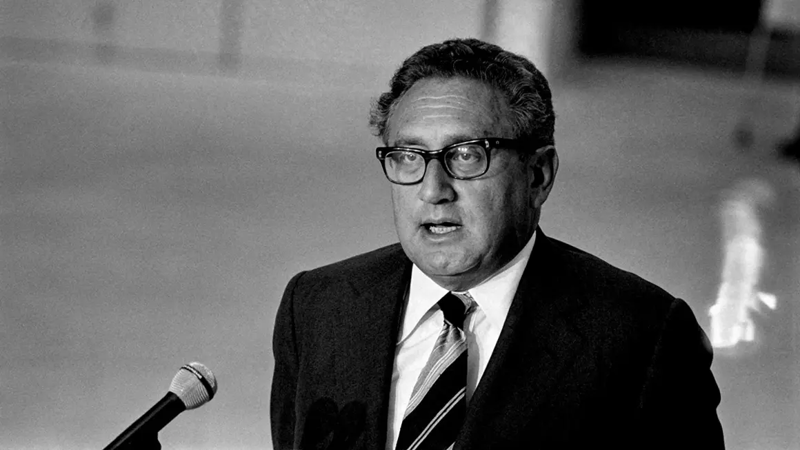 (FILES) US Secretary of State Henry Kissinger gives a speech at his arrival at the Orly airport, on September 6, 1976 for an official visit in France. Former US secretary of state Henry Kissinger, a key figure of American diplomacy in the post-World War II era, died November 29, 2023 at the age of 100, his association said. (Photo by AFP)