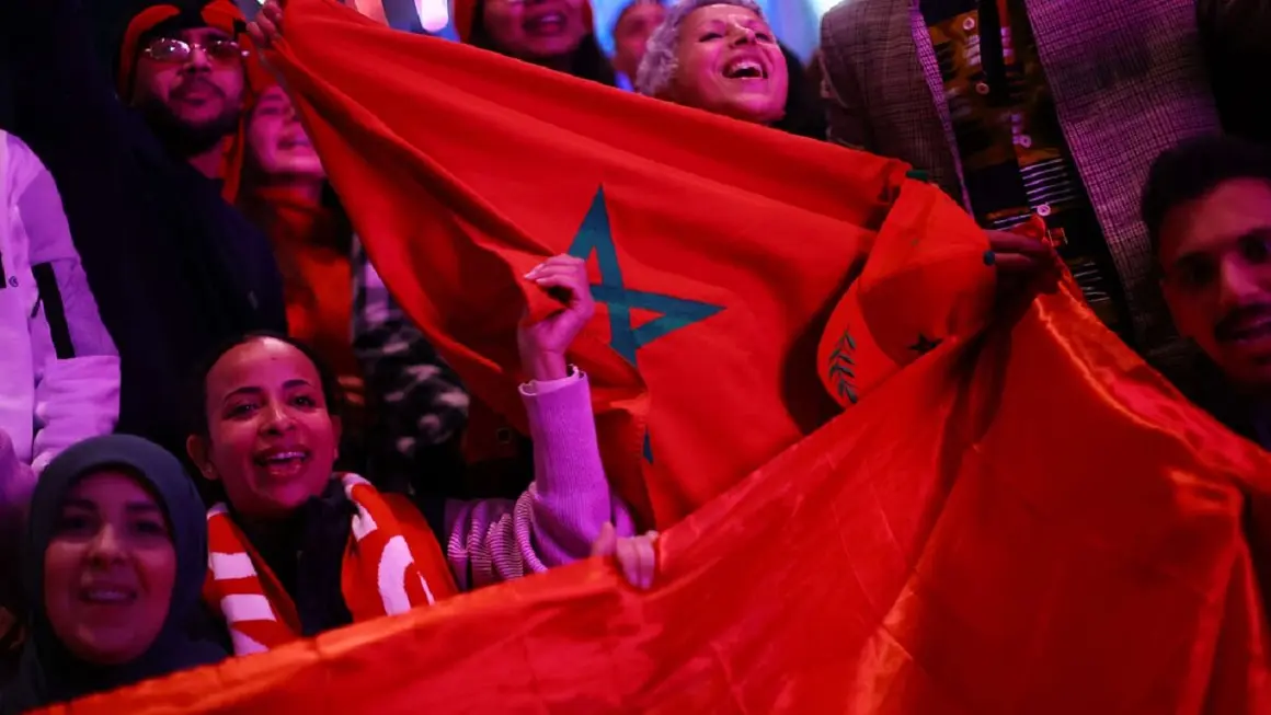 Aficionados de la selección de fútbol de Marruecos - PHOTO/REUTERS/HANNAH MCKAY