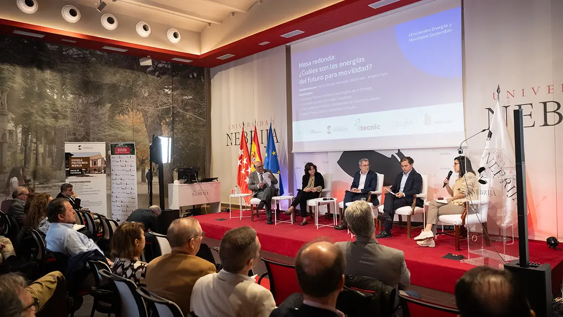 Madrid Foro Empresarial y AEESCAM promueven un debate sobre la energía aplicada al transporte, en una jornada celebrada en la Universidad Nebrija