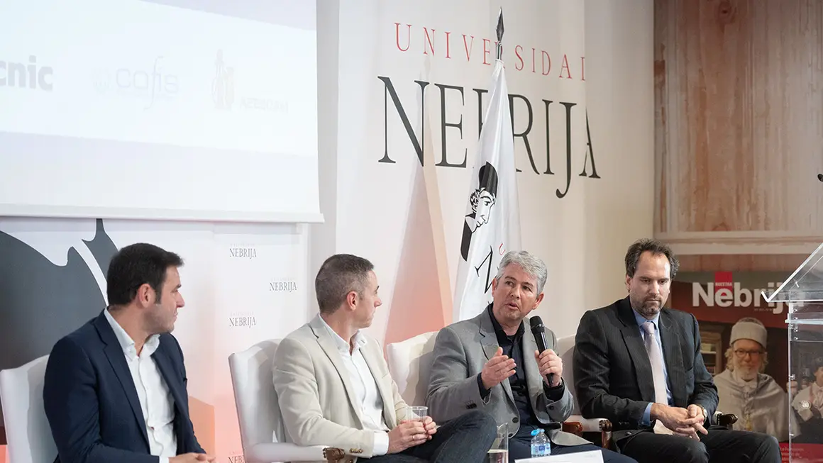 universidad-nebrija-aeescam-foro-madrid-empresarial-combustibles-medio-ambiente (21)