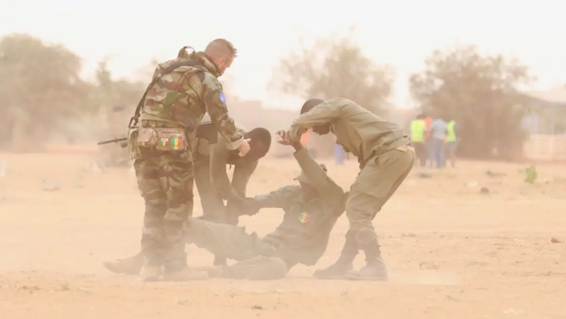 Las tropas españolas, como parte del programa “Misión de Entrenamiento de la Unión Europea en Mali” (EUTM Mali), han estado implicadas en el entrenamiento de brigadas malienses durante más de una década <strong>- PHOTO/X/@eutmmali1</strong>