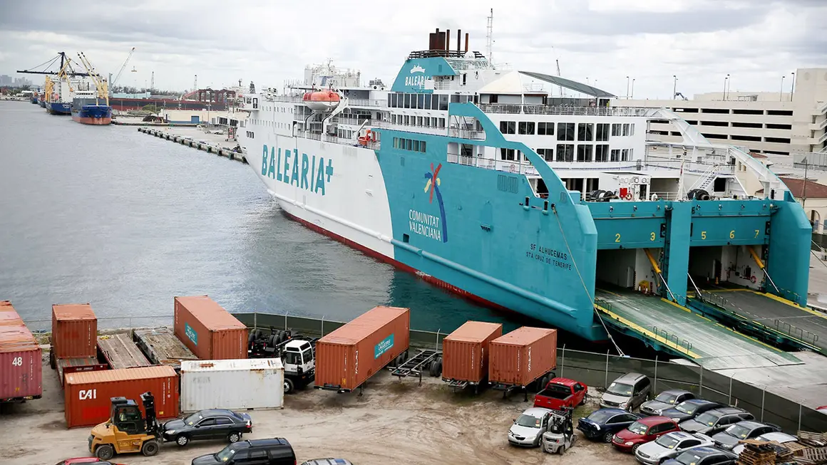 Ferry operado por Baleària - AFP/JOE RAEDLE