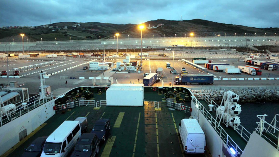 Ferry atracando en el puerto de Tánger - <a href="https://depositphotos.com/es/?/">Depositphotos</a>