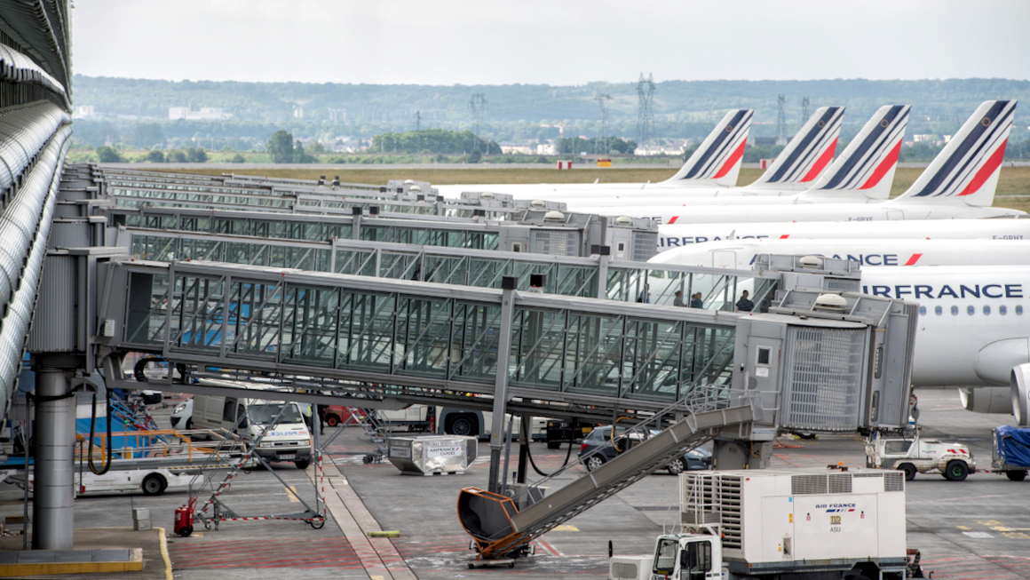 Aeropuerto Charles de Gaulle, en París, Francia - <a href="https://depositphotos.com/es/?/">Depositphotos</a>