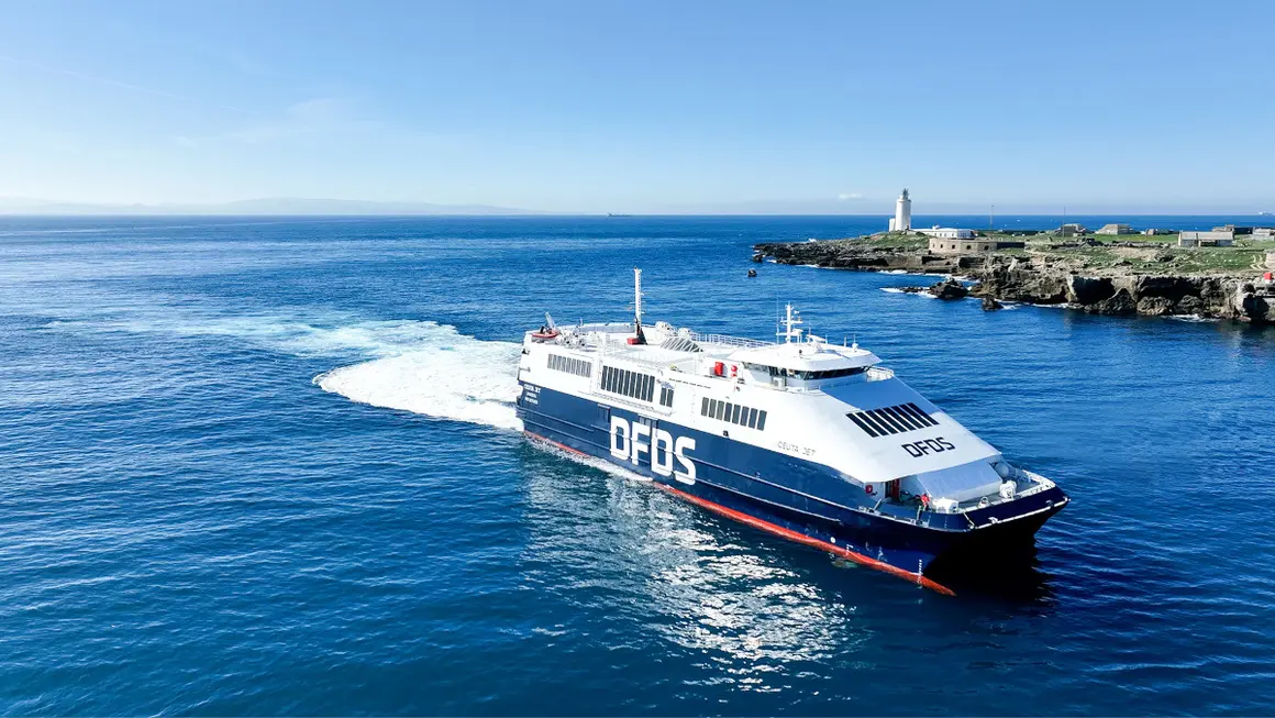 Ferry de la compañía FRS durante su trayecto Ceuta-Tarifa-Tánger <strong>- PHOTO/FRS</strong>