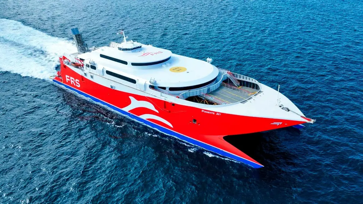 Ferry Poniente de la compañía<strong> - PHOTO/FRS</strong>