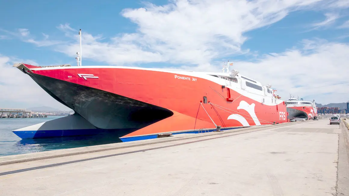 Ferry Poniente de la compañía <strong>- PHOTO/FRS</strong>
