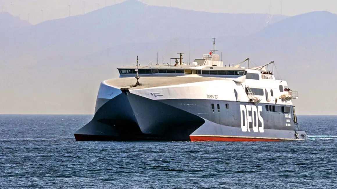 Ferry de la compañía FRS durante su trayecto Ceuta-Tarifa-Tánger <strong>- PHOTO/FRS</strong>
