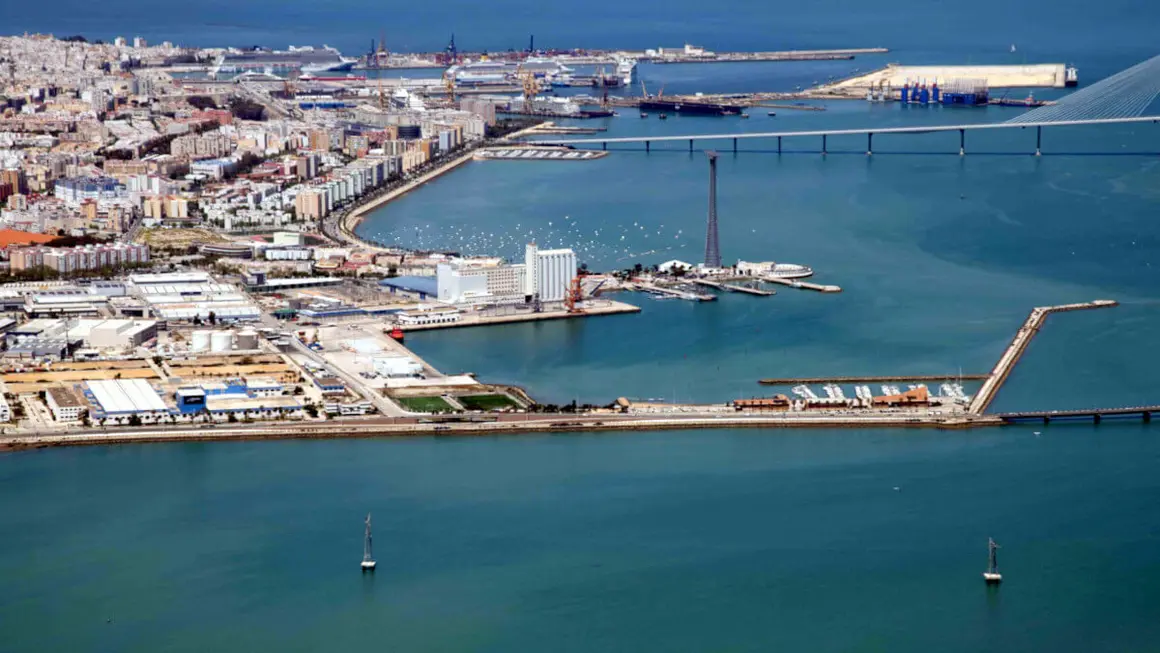 Vista aérea del puerto de Cádiz - PHOTO/PUERTO DE CÁDIZ