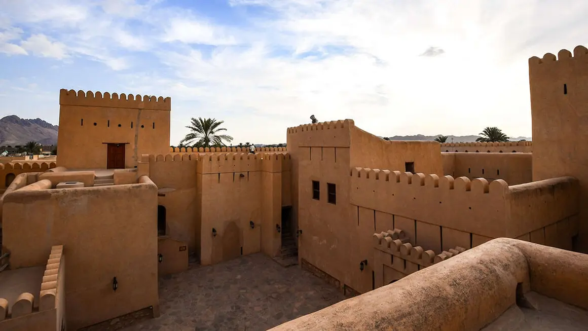 Interior del Fuerte Nizwa, una fortificación del siglo XVII en la ciudad del mismo nombre, a unos 160 kilómetros al suroeste de la capital Mascate - AFP/ GIUSEPPE CACACE