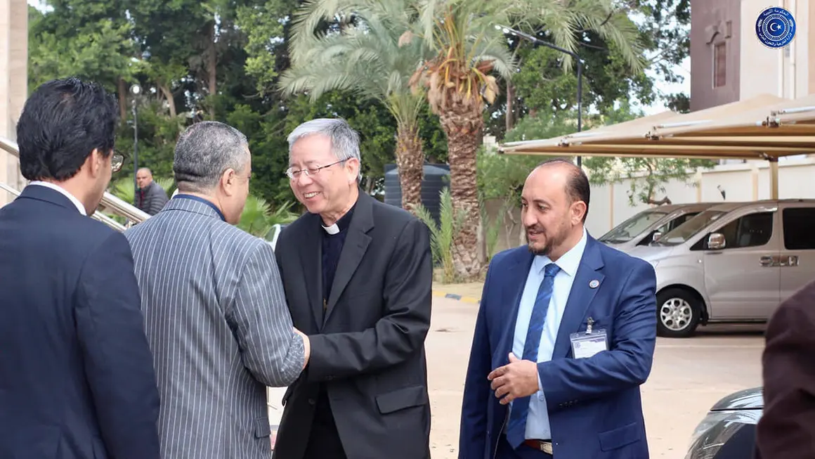 Recibimiento al embajador del Estado del Vaticano en Libia, Savio Hon Tay Fay, en la sede ministerial en Bengasi - PHOTO/ MINISTERIO DE RELACIONES EXTERIORES Y COOPERACIÓN INTERNACIONAL DE LIBIA