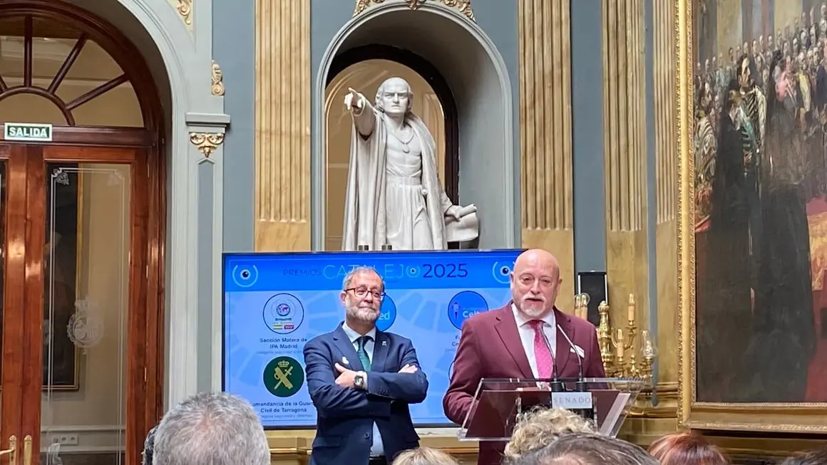 José Ramón Pagés, de la Fundación ANAED, agradece el Premio Catalejo 2025 - PHOTO/ATALAYAR