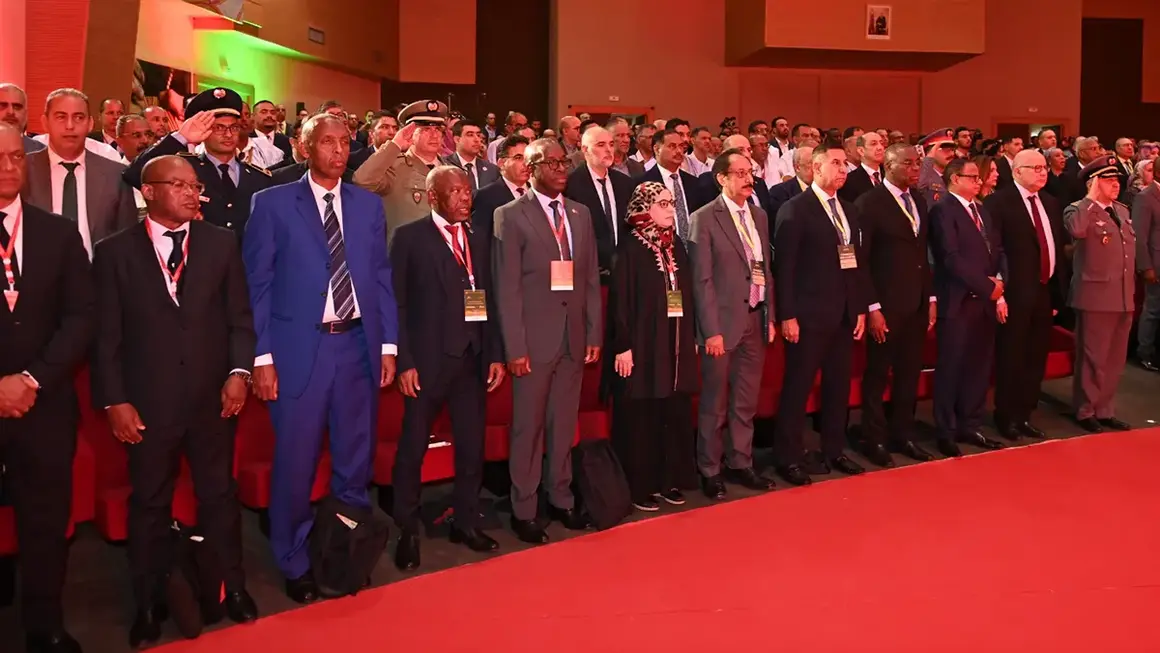 Representantes de empresas e instituciones en las primeras filas del evento Foro MD Sahara celebrado los d&iacute;as 13 al 17 de noviembre en Dajla, Marruecos