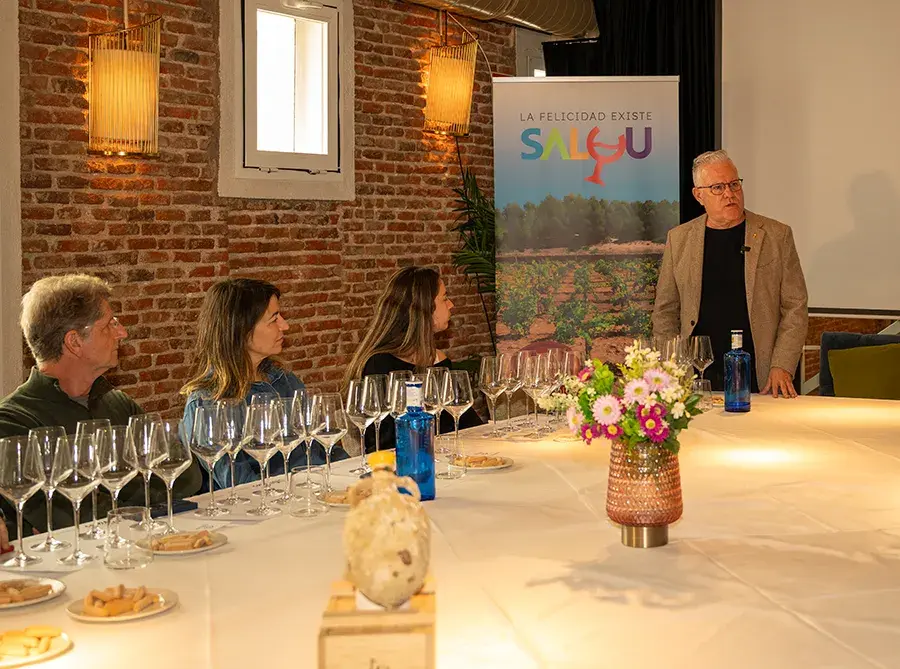 Cata de vinos organizada por el Ayuntamiento de Salou - PHOTO/Gema L&oacute;pez