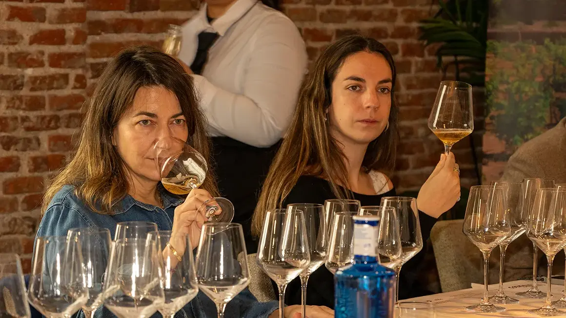 Cata de vinos organizada por el Ayuntamiento de Salou - PHOTO/Gema L&oacute;pez