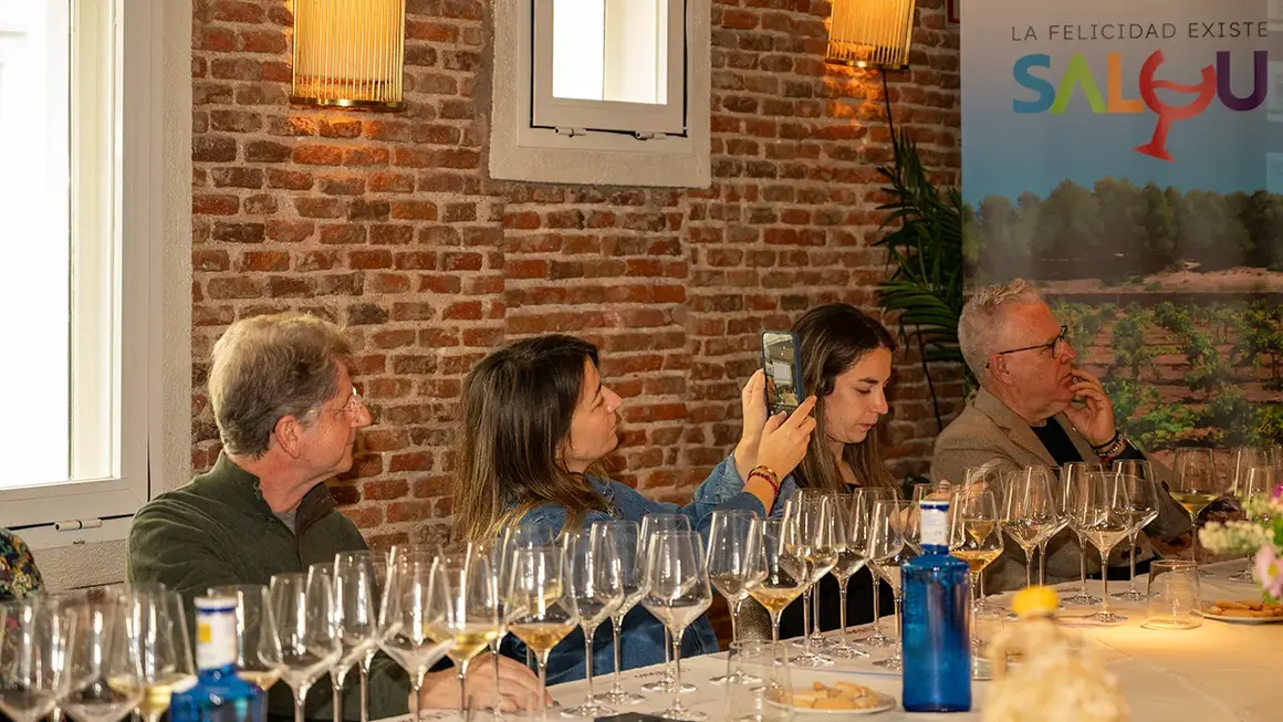 Cata de vinos organizada por el Ayuntamiento de Salou - PHOTO/Gema L&oacute;pez