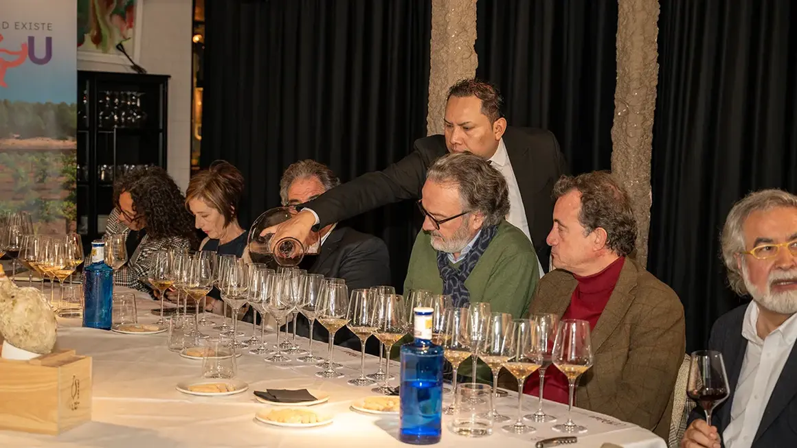 Cata de vinos organizada por el Ayuntamiento de Salou - PHOTO/Gema L&oacute;pez