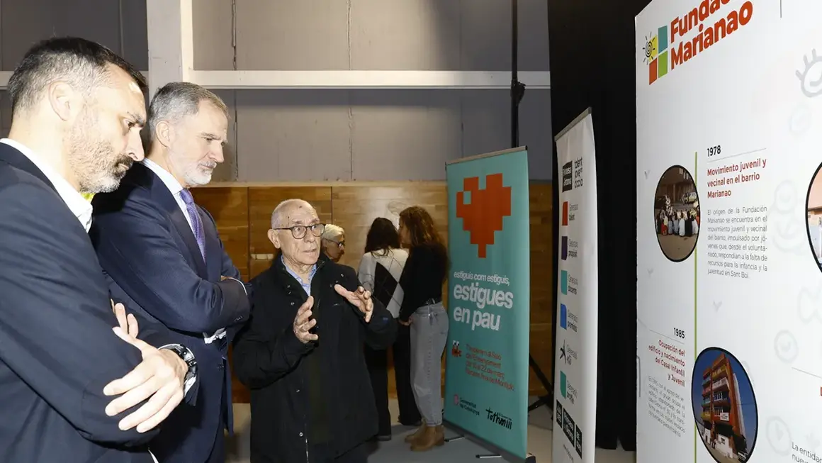 Su Majestad el Rey recibe explicaciones del director de la Fundaci&oacute;n Marianao sobre sus objetivos
&copy; Casa de S.M. el Rey