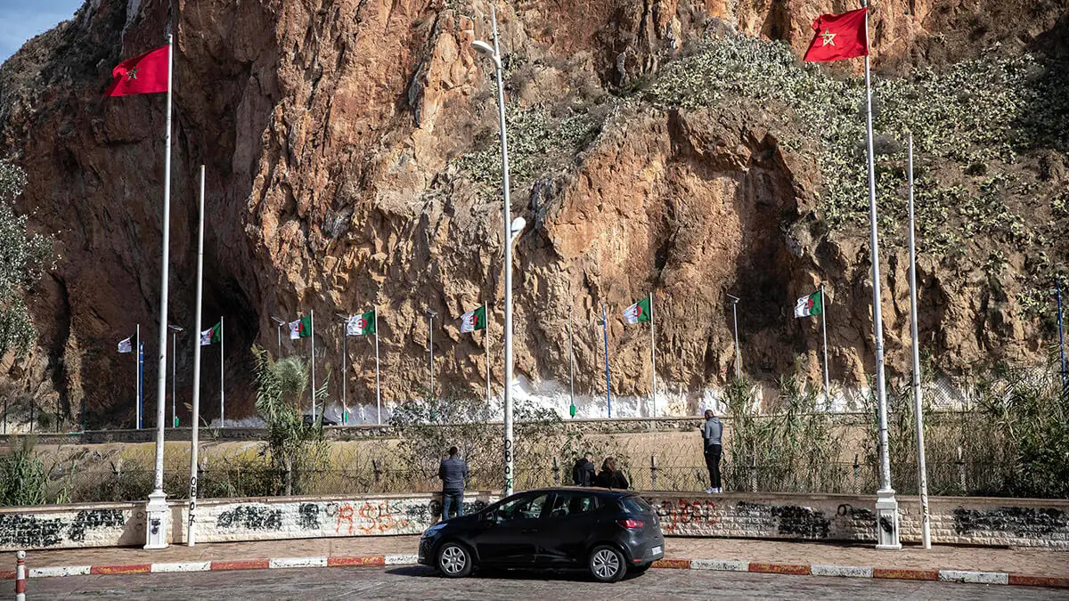 AP/MOSSAB ELSHAMY - Frontera marroquí-argelina cerrada, cerca de Oujda, Marruecos, el viernes 5 de noviembre de 2021