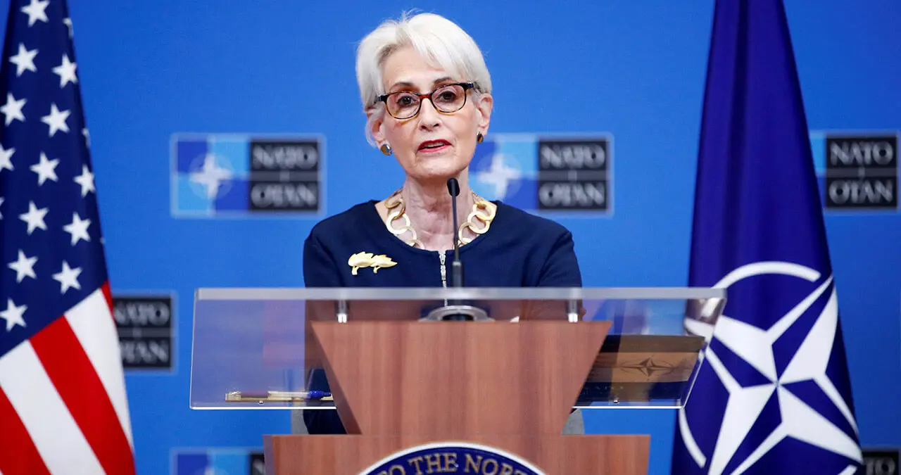 REUTERS/JOHANNA GERON - La vicesecretaria de Estado de los Estados Unidos, Wendy Sherman, celebra una conferencia de prensa en la sede de la OTAN en Bruselas