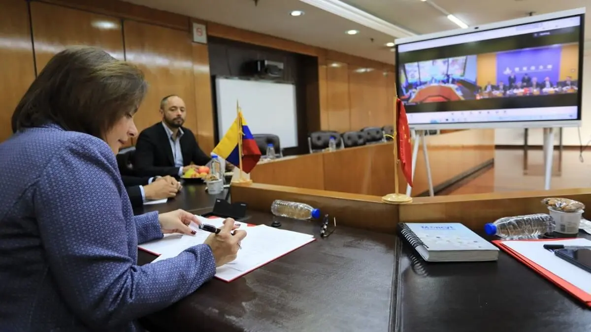 PHOTO/MINCYT - La ministra de Ciencia y Tecnología de Venezuela, Gabriela Jiménez, suscribe por videoconferencia el acuerdo que vincula a la Agencia Bolivariana para Actividades Espaciales con el megaproyecto ILRS