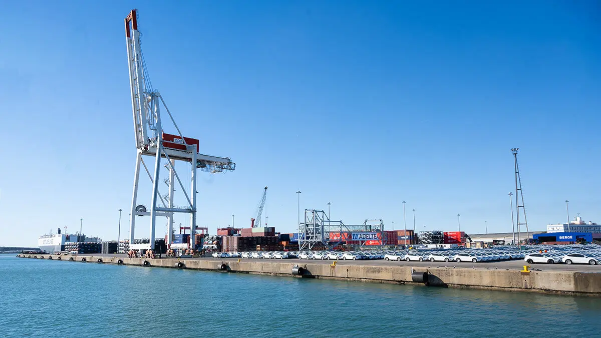 Terminal de contenedores del Port de Barcelona - PHOTO/ATALAYAR/GUILLERMO LÓPEZ