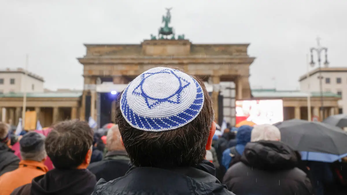 Una manifestación contra el antisemitismo en Berlín el 10 de diciembre - MICHELE TANTUSSI / AFP