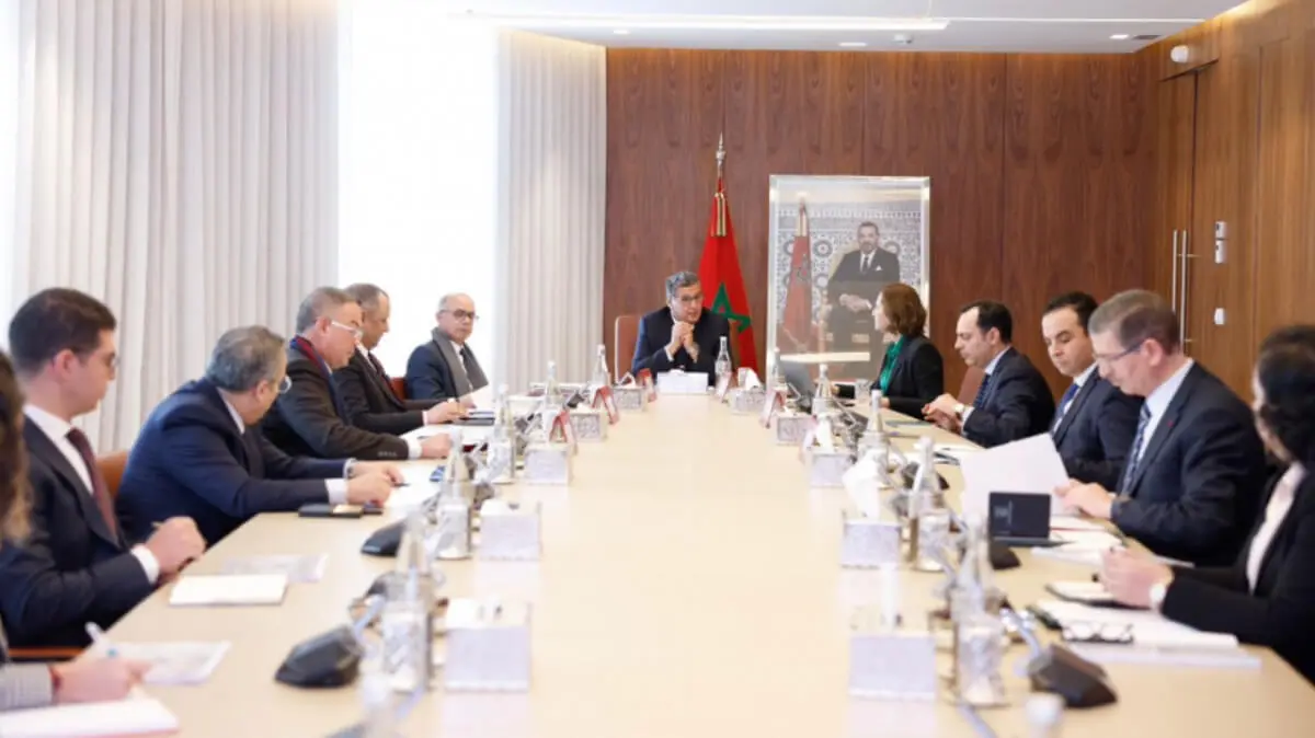 El primer ministro marroquí, Aziz Akhannouch y la ministra Fatim-Zahra Ammor presiden una de las reuniones del programa FORSA - ARCHIVO/WEB PRIMER MINISTRO MARRUECOS