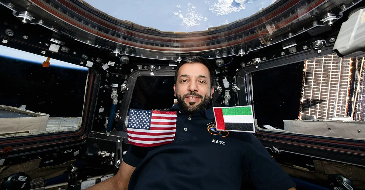 Dos emiratíes ya han viajado al espacio y un tercero lo hará a la Luna en una misión Artemis de la NASA. Uno de los candidatos es Sultán al-Neyadi, de 43 años, que ya ha permanecido casi seis meses en la ISS - PHOTO/MBRSC-Sultán al-Neyadi