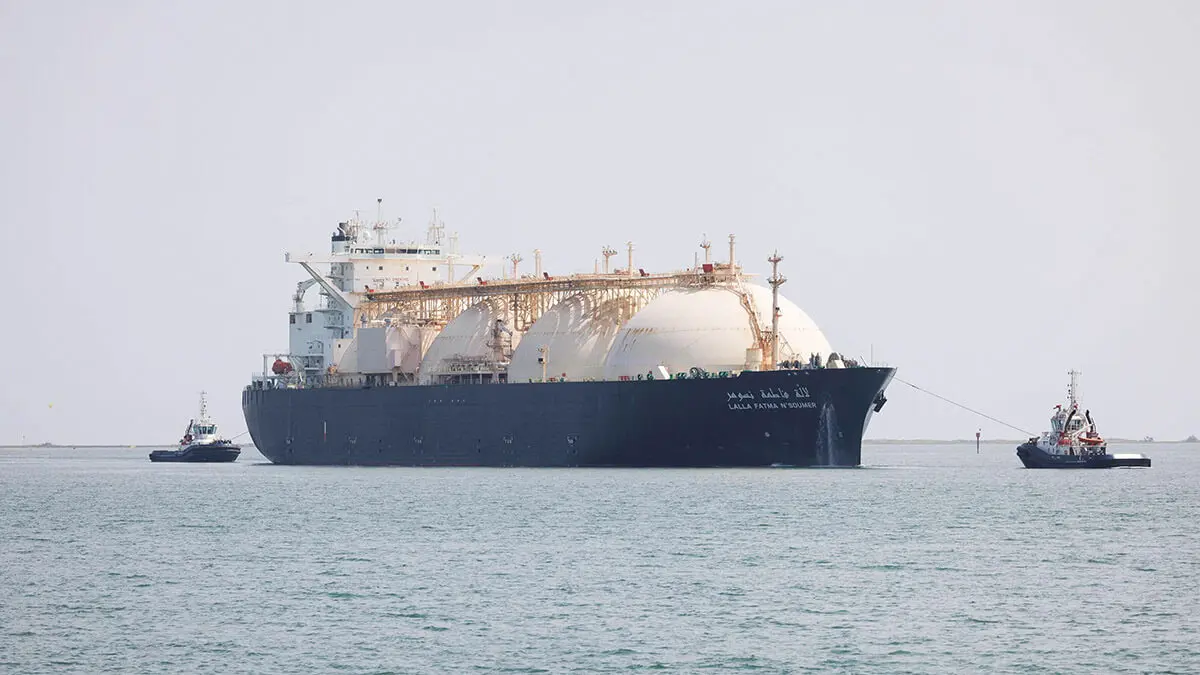 Barco cisterna Lalla Fatma NSoumer llegando para entregar GNL (Gas Natural Licuado) al muelle de carga de la terminal Cavaou en Fos-sur-Mer - AFP/CLEMENT MAHOUDEA
