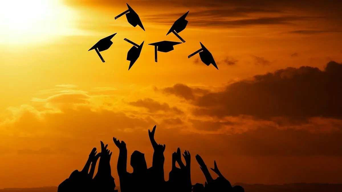 Graduación universidad - PHOTO/PIXABAY