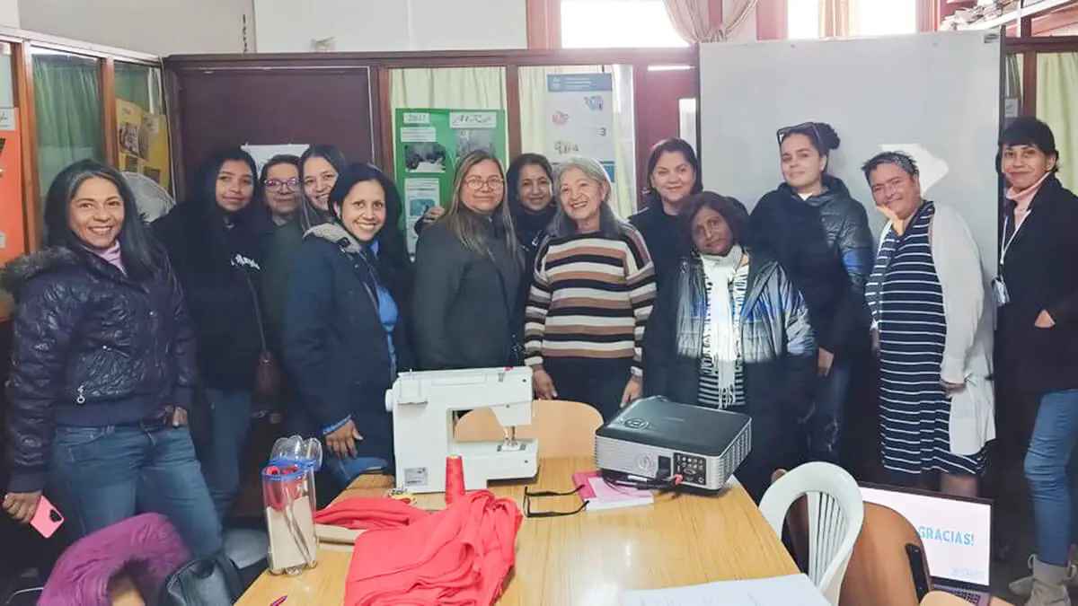 Gladis, una mujer venezolana que, a sus 71 años, se ha integrado en la sociedad argentina. ACNUR la ayudó a encontrar empleo - PHOTO/ONU/MIRARES/IIAN COLOMBO