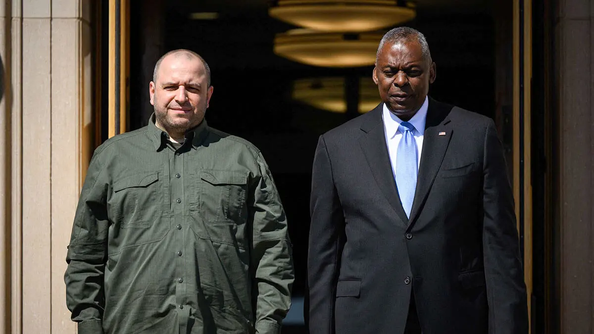 El secretario de Defensa de Estados Unidos, Lloyd Austin, recibe al secretario de Defensa de Ucrania, Rustem Umerov, en el Pentágono en Washington, DC, el 2 de julio de 2024 - AFP/DREW ANGERER