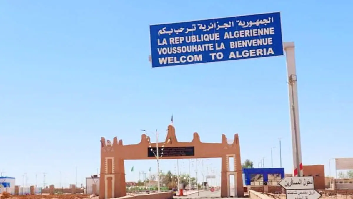  Patrullas libias en paso fronterizo argelino-libio de Ghadames-Debdeb - PHOTO/REDES SOCIALES