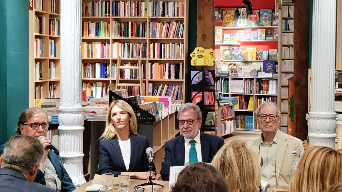 <p>Presentación del libro de Juan Luis Cebrián - PHOTO/ANTONIA CORTÉS</p>