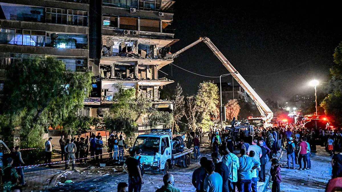El Ministerio de Defensa sirio aseguró que siete personas murieron en un ataque aéreo israelí contra un edificio residencial en Damasco el 8 de octubre - AFP/ LOUAI BESHARA
