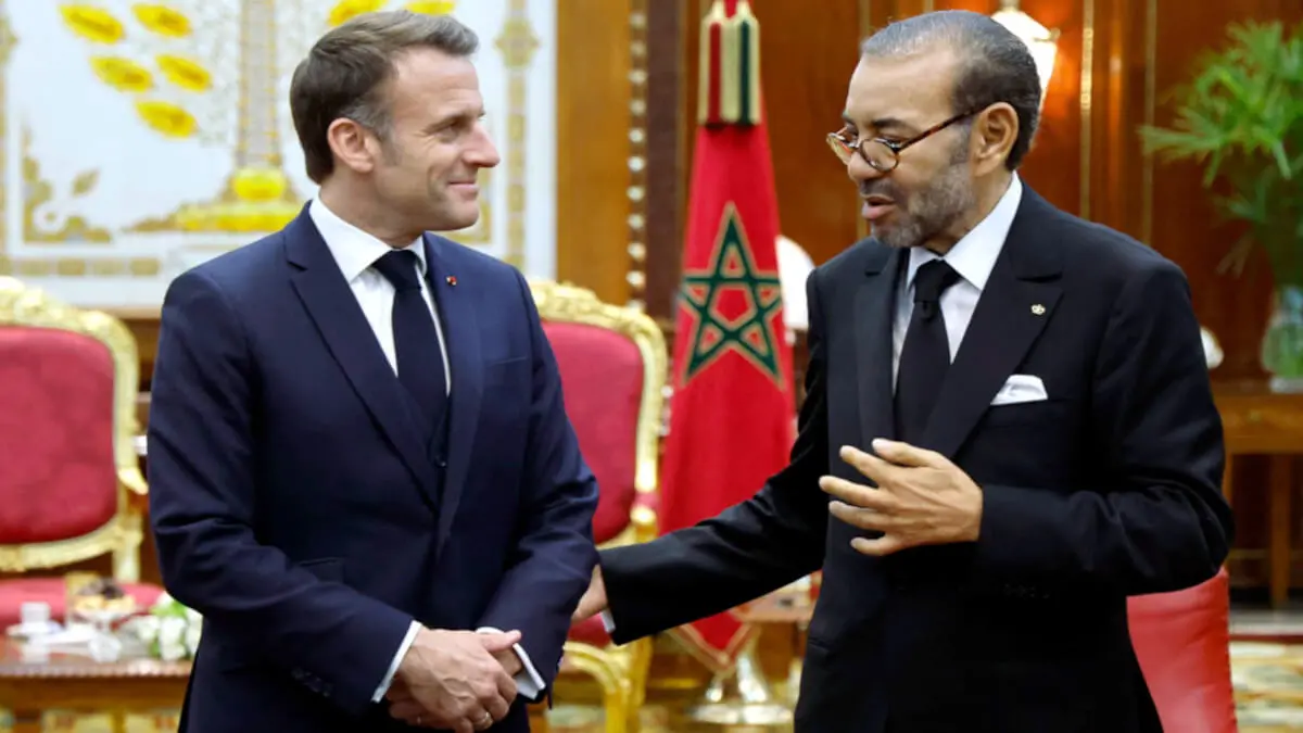 El rey de Marruecos, Mohamed VI, y el presidente de Francia, Emmanuel Macron durante su reunión en el Palacio Real de la capital, Rabat, el 28 de octubre de 2024 - PHOTO/ LUDOVIC MARIN / POOL / AFP