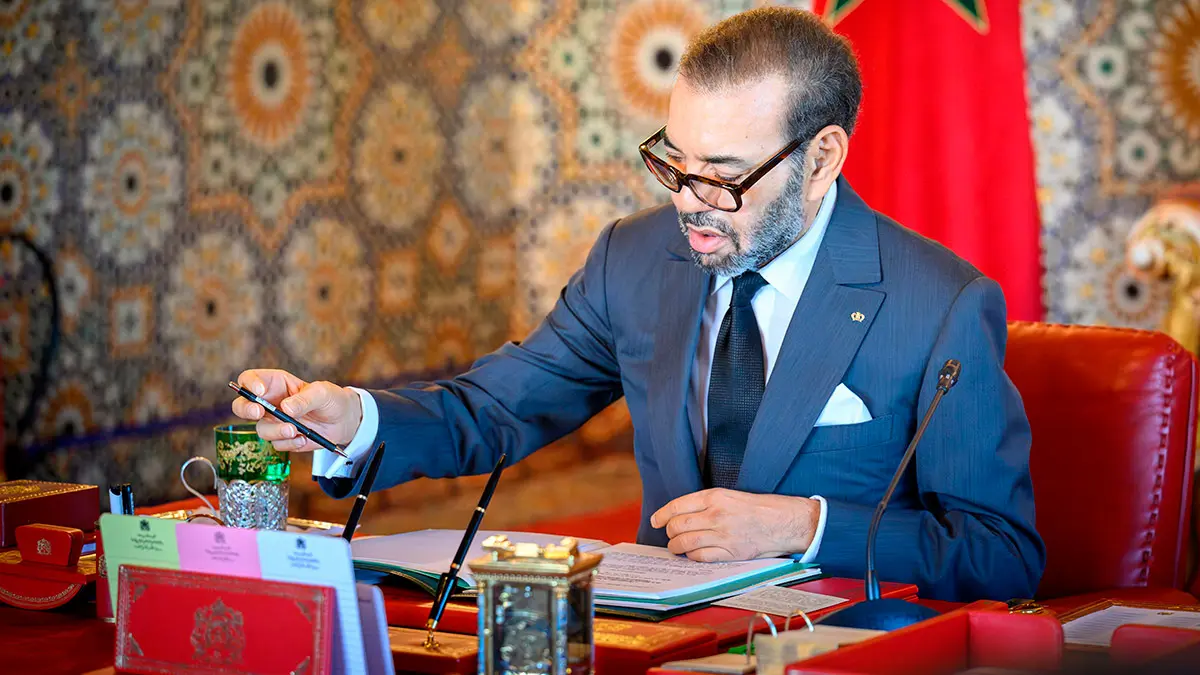 El rey Mohamed VI preside una reunión del Consejo de Ministros en el Palacio Real de Rabat - PHOTO/MAP