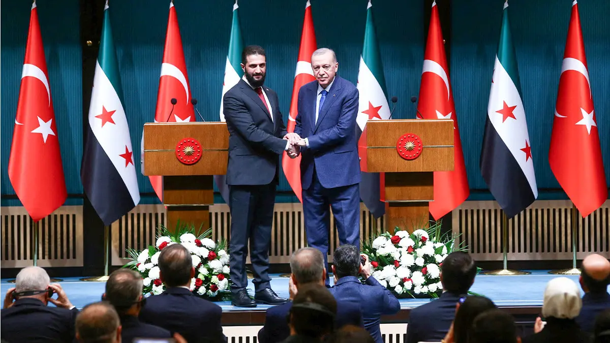 Ahmed al-Sharaa, el nuevo presidente de Siria para una fase de transición, y el presidente de Turquía, Tayyip Erdogan, después de una conferencia de prensa conjunta en el Palacio Presidencial en Ankara, Turquía, el 4 de febrero de 2025 - REUTERS/ CAGLA GURDOGAN 