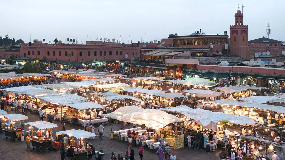 Plaza de Jemaa el Fna en Marrakech, Marruecos -&nbsp;<a href="https://depositphotos.com/es/?/">Depositphotos</a>