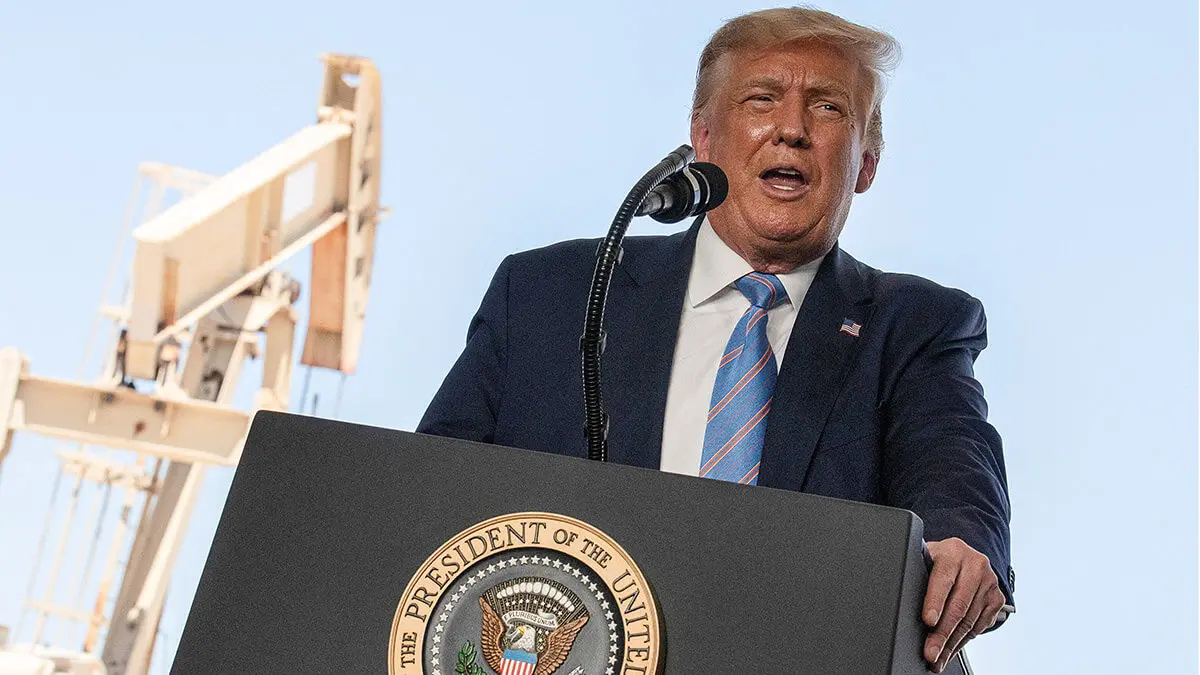 El presidente estadounidense Donald Trump pronuncia un discurso durante una visita a la plataforma petrolera Double Eagle Energy en Midland, Texas, EE. UU., el 29 de julio de 2020 - REUTERS/CARLOS BERRIA