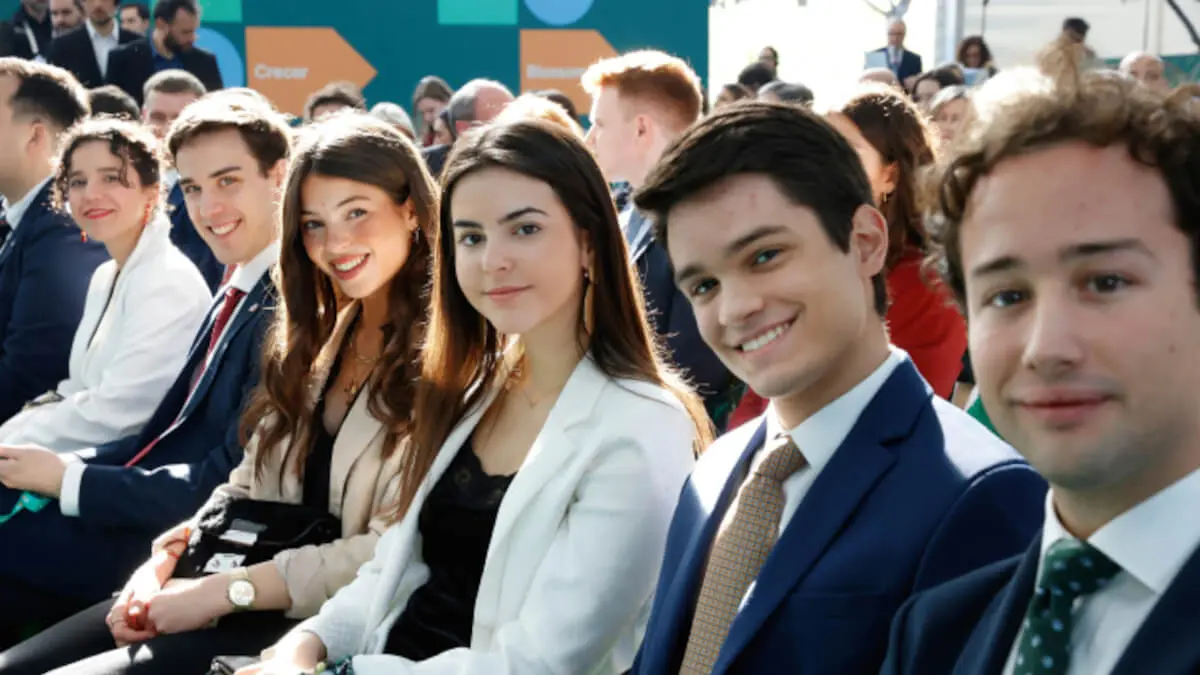 <p>La compañía ofrece a las nuevas generaciones la posibilidad de formarse en actividades relacionadas con la transición energética.</p>