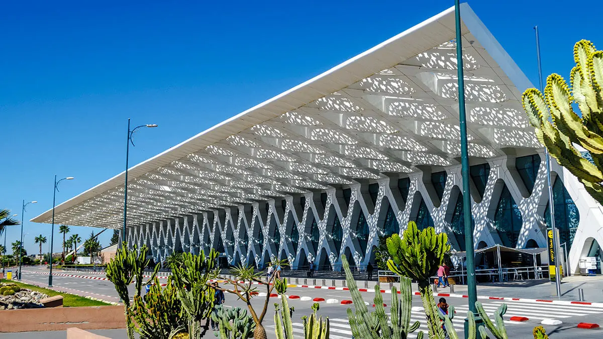 Fachada exterior del aeropuerto internacional de Menara en la ciudad de Casablanca, Marruecos - <a href="https://depositphotos.com/es/?/">Depositphotos</a>