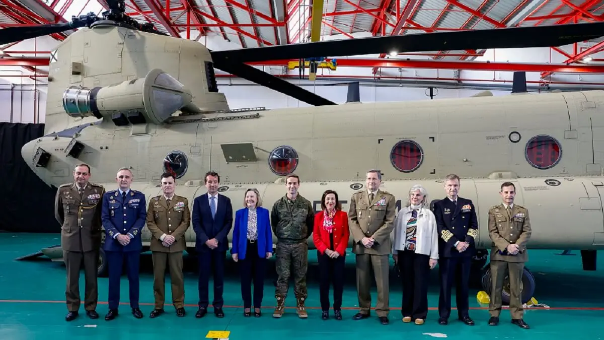 Entrega Chinook CH-47F - PHOTO/INDRA