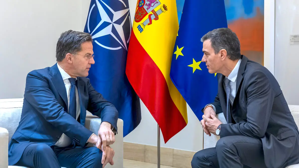 La ministra de Defensa y el propio presidente Sánchez proclaman a los cuatro vientos que España es un aliado serio, fiable y comprometido de la OTAN, razones por la que el gobierno asumirá el 5 por ciento - PHOTO/NATO-Pool Moncloa