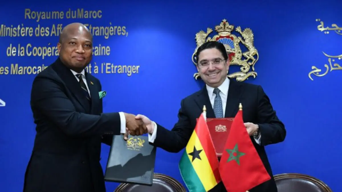 El ministro de Asuntos Exteriores de Marruecos, Nasser Bourita, con el ministro de Asuntos Exteriores de la República de Ghana, Samuel Okudzeto Ablakwa, quien visita el Reino de Marruecos por primera vez desde su nombramiento como jefe de la diplomacia ghanesa - PHOTO/X/@Marocdiplo_EN