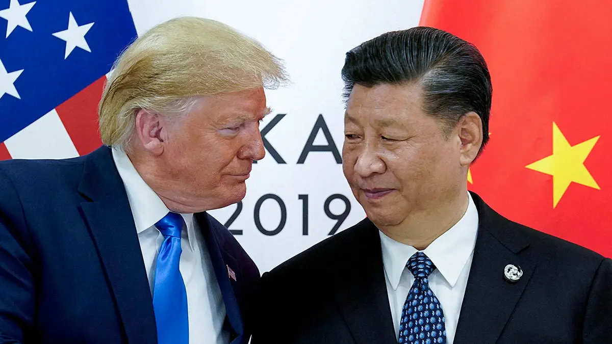 El presidente de Estados Unidos, Donald Trump, se re&uacute;ne con el presidente de China, Xi Jinping, al inicio de su reuni&oacute;n bilateral en la cumbre de l&iacute;deres del G20 en Osaka, Jap&oacute;n, el 29 de junio de 2019 - REUTERS/ KEVIN LAMARQUE