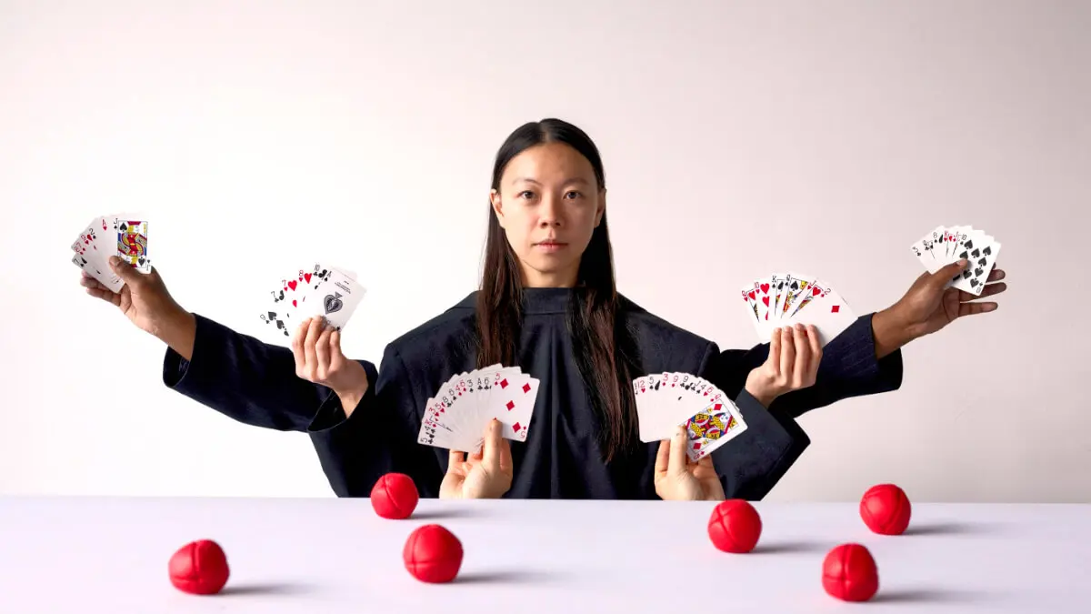 <p>'Heka', el espectáculo de la compañía internacional Gandini Juggling se podrá ver en CaixaForum Madrid © Camilla_Greenwell</p>