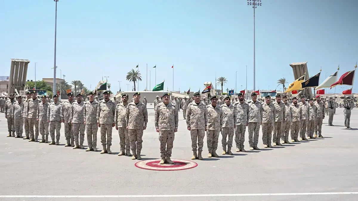 Líderes de las Fuerzas Armadas de Arabia Saduí en formación durante la presentación del nuevo sistema de Defensa antimisiles THAAD (Defensa Terminal de Área a Gran Altitud) - PHOTO/GOBIERNO DE ARABÍA SAUDÍ