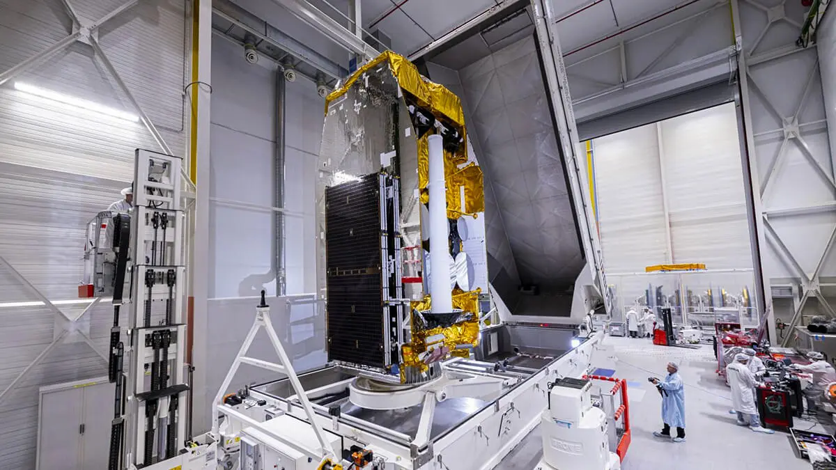 <p>Gemelo del Spainsat NG-I, con 7 metros de altura y seis toneladas de peso al despegue, el NG-II ser&aacute; enviado a Cabo Ca&ntilde;averal por v&iacute;a mar&iacute;tima en un gran contenedor - PHOTO/Airbus DS</p>
